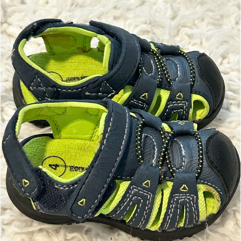 50%offw❤️ OshKosh B'gosh Toddler Everyplay Flexible Outsole Sandal 4 k50